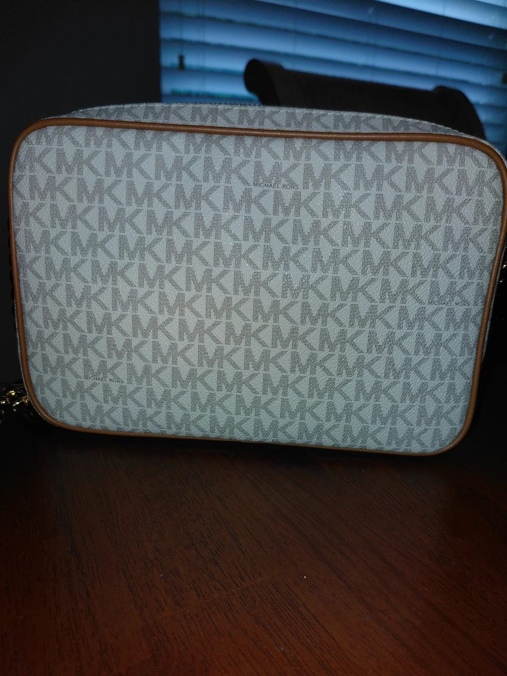 Michael Kors Signature MK Crossbody in Vanilla & Acorn 😍